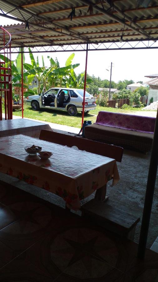 New Athos Guesthouse U Moti מראה חיצוני תמונה