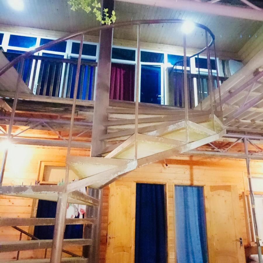 New Athos Guesthouse U Moti מראה חיצוני תמונה
