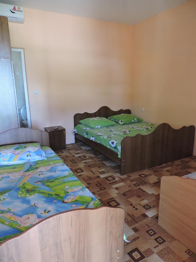 New Athos Guesthouse U Moti מראה חיצוני תמונה