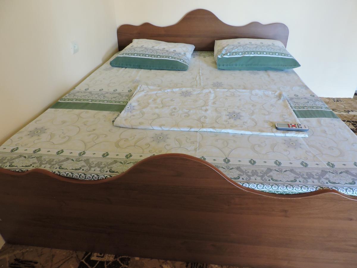 New Athos Guesthouse U Moti מראה חיצוני תמונה