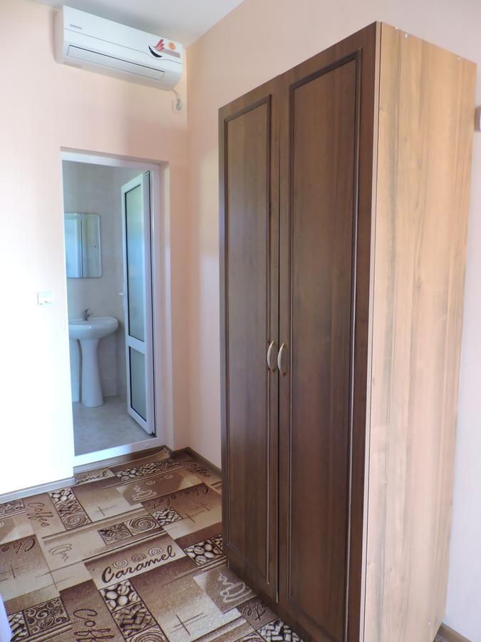 New Athos Guesthouse U Moti מראה חיצוני תמונה