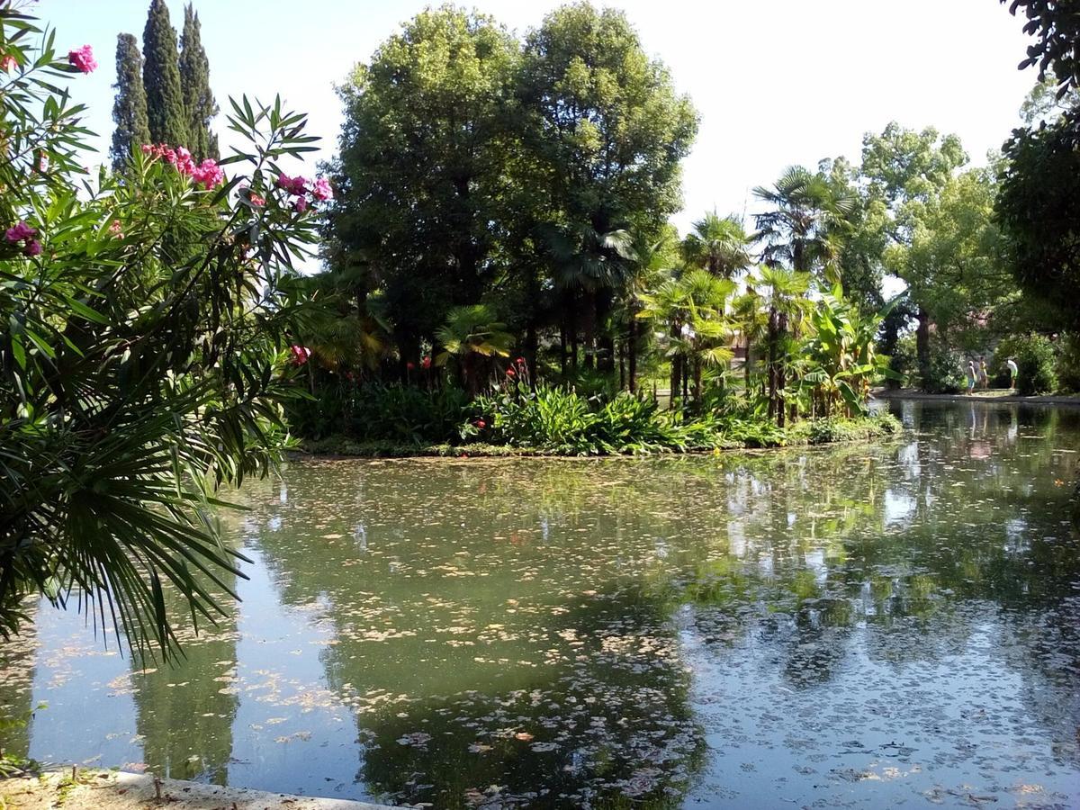 New Athos Guesthouse U Moti מראה חיצוני תמונה